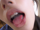 ¼
